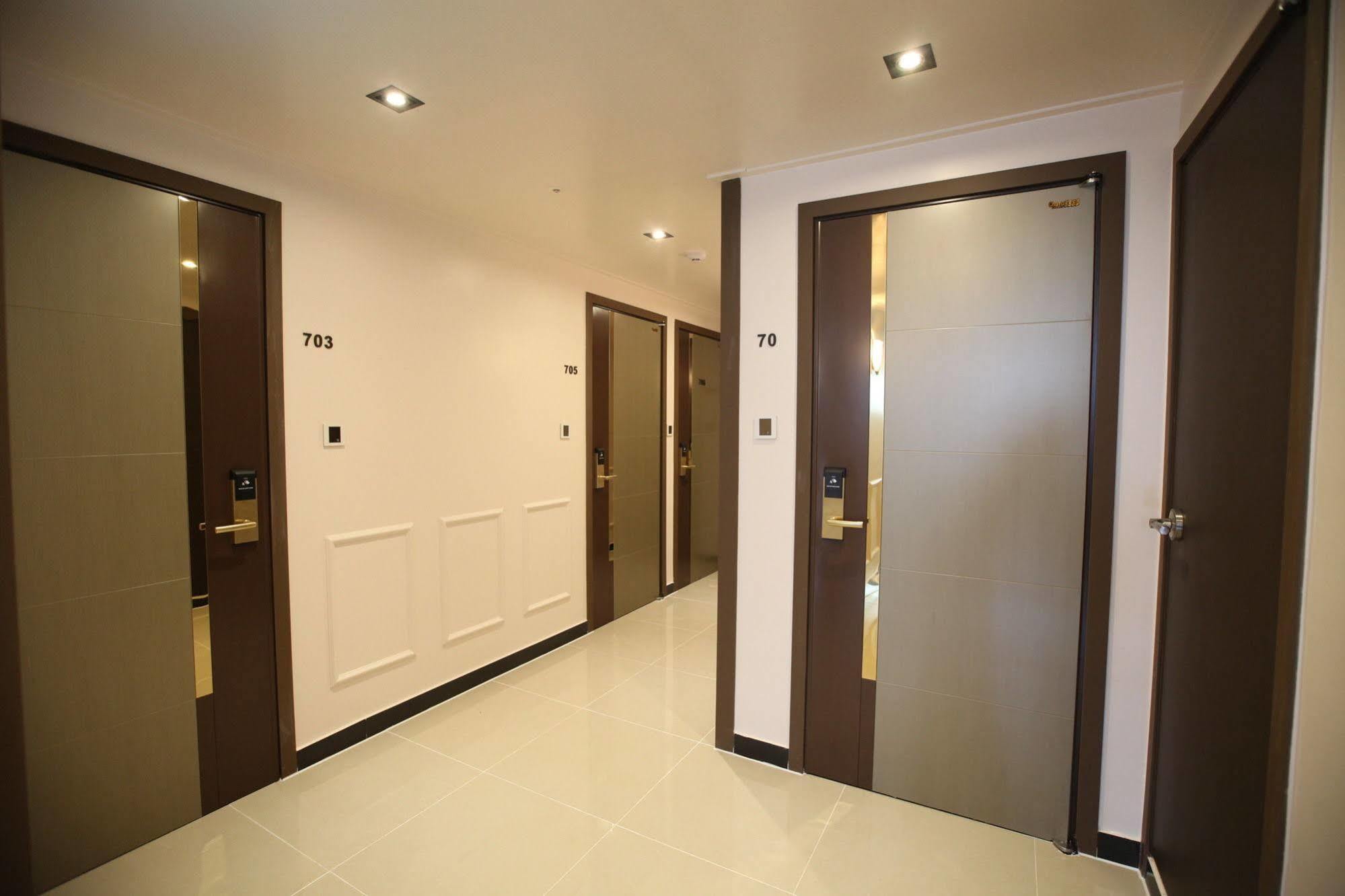 The Stay Hotel Myeongdong Сеул Экстерьер фото